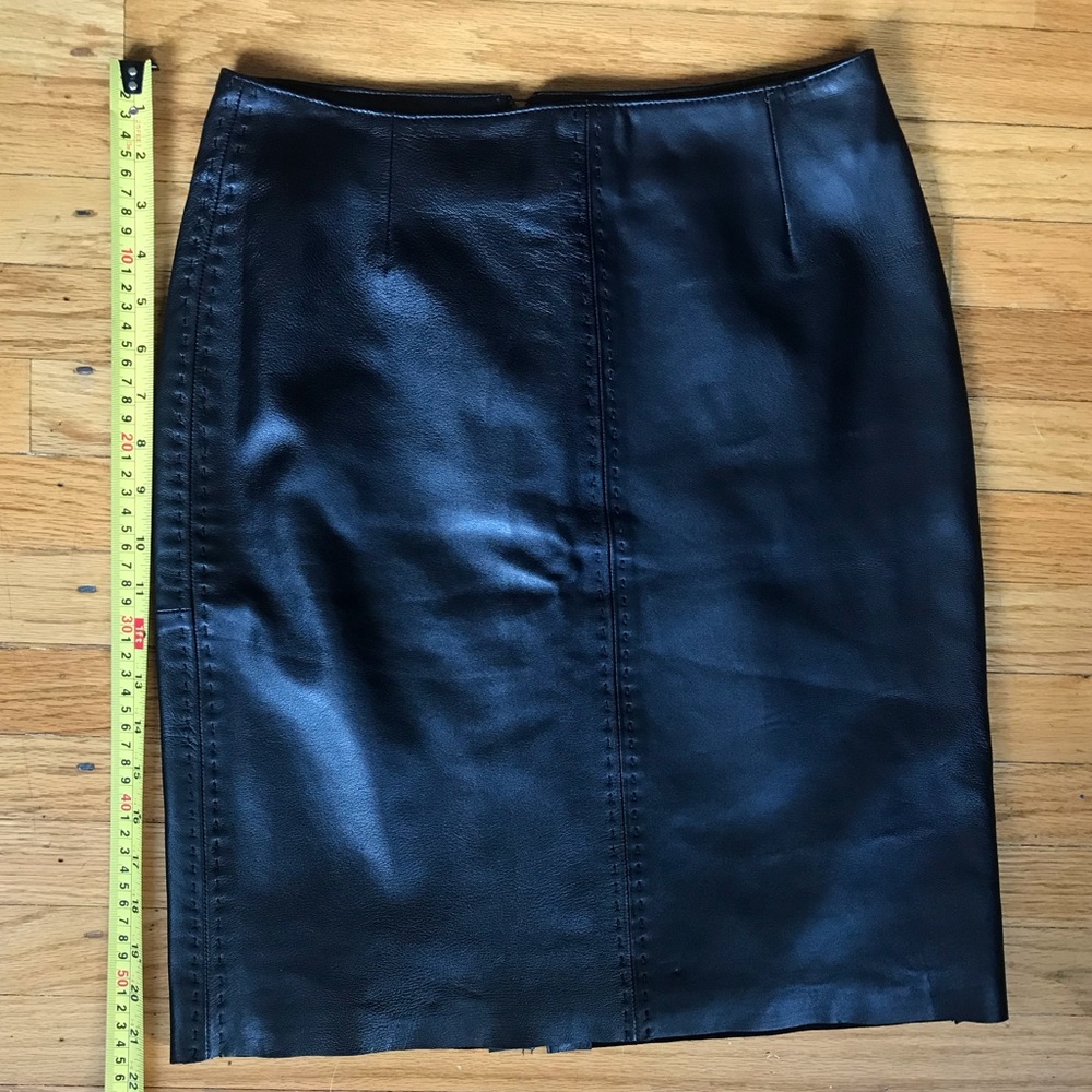 Genuine leather skirt, black, size 6